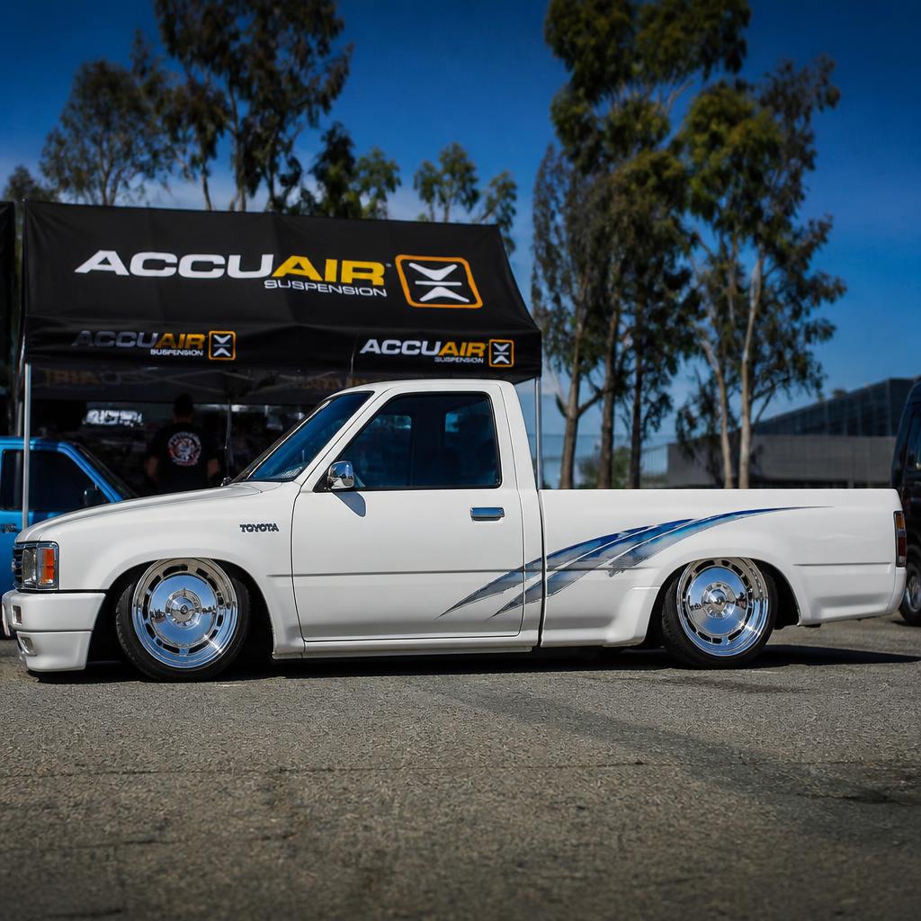 Mazda B2200 show truck